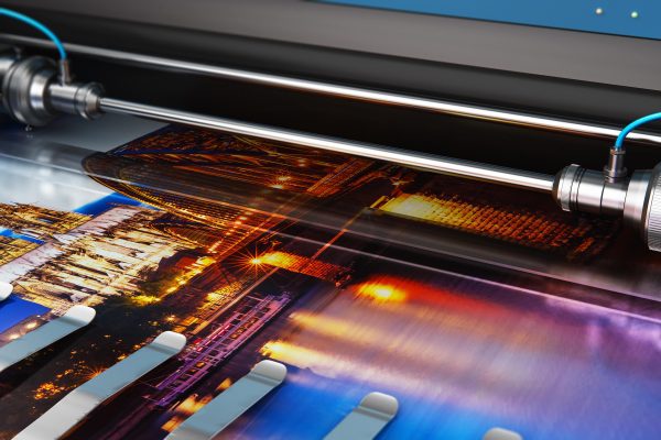 Printing-photo-banner-on-large-format-color-plotter-1043713156_7800x5200-min